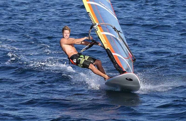 Kitesurfing vs windsurfing differences and similarities Margarita