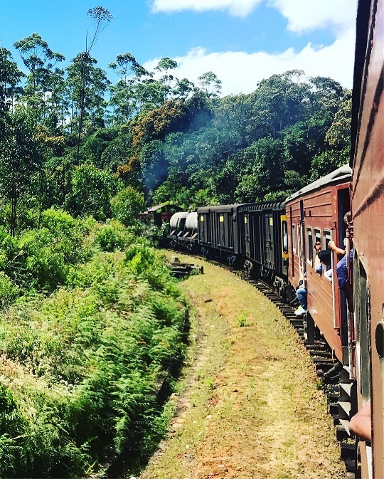 travelling by train in sri lanka with kids