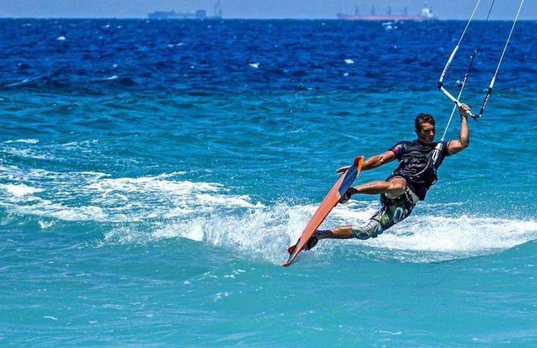 best places to kitesurfing in February