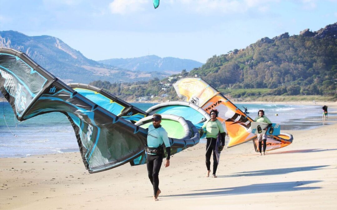 Los mejores destinos para practicar kitesurf en agosto