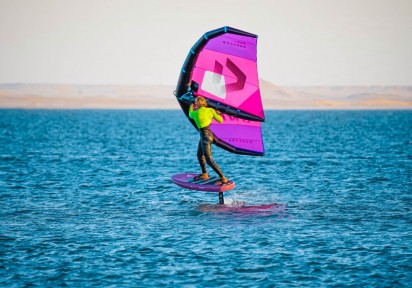 Differences between kite foiling and wing foiling